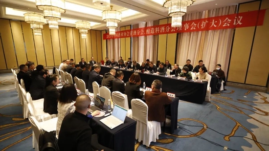 JOKER娛樂城：宋書玉：黃酒不能睡在厚重的歷史上，要給消費者一個喝黃酒的理由